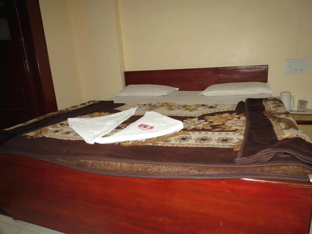 Hotel Sunny Classic Махабалешвар Номер фото